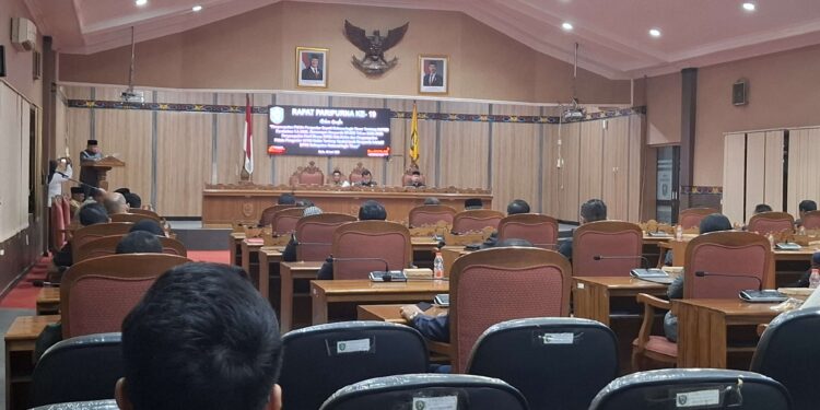 Foto: DIAN/MATA KALTENG - Penyampaian Pidato Pengantar Bupati Kotim tentang RAPBD Perubahan TA. 2025, 30 Juni 2025.