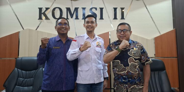 Foto:MATA KALTENG - Anggota DPRD Kotim perwakilan Dapil V Abdul Sahid, Andi Lala dan Seto Hadi.