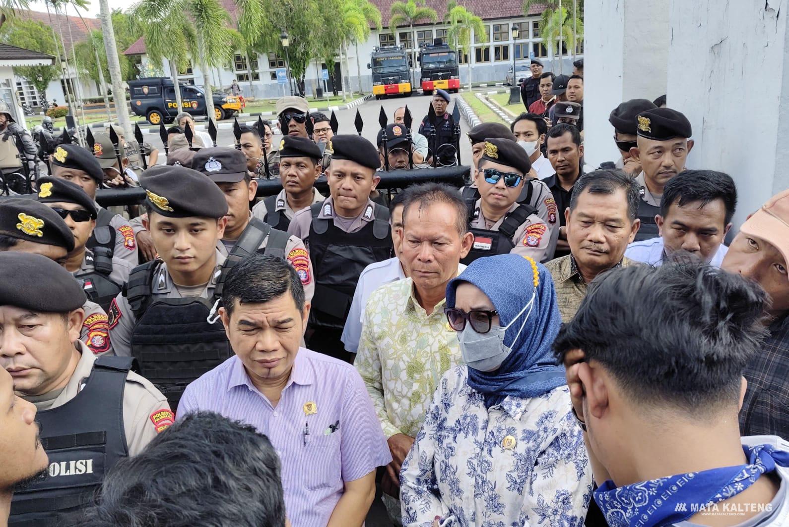 Komisi II DPRD Kalteng Terima Tuntutan Koalisi, Siap Kawal Penataan SDA