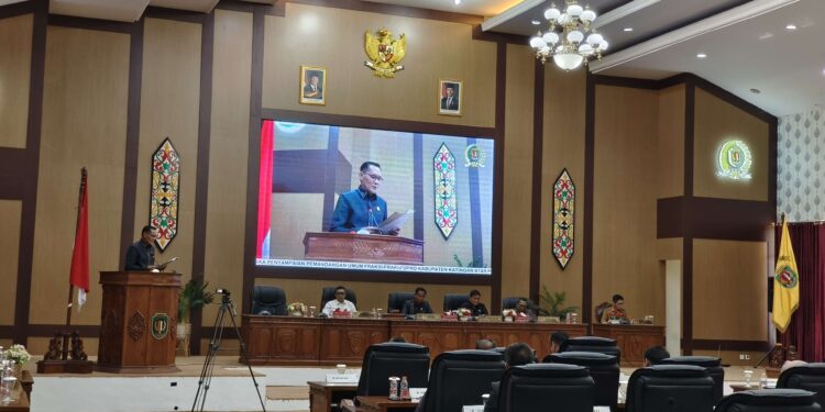 FOTO : MATAKALTENG - Eterly sebagai Juru Bicara Fraksi Nasdem.