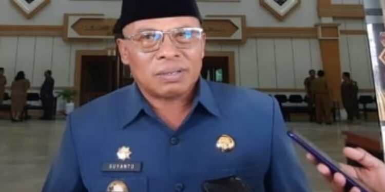 Wabup Kobar, Suyanto.