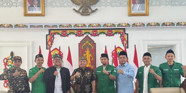 FOTO: IST/MATAKALTENG - Pimpinan Wilayah Gerakan Pemuda Ansor Kalimantan Tengah (GP Ansor Kalteng) menggelar audiensi dengan Gubernur Kalimantan Tengah, H. Agustiar Sabran.