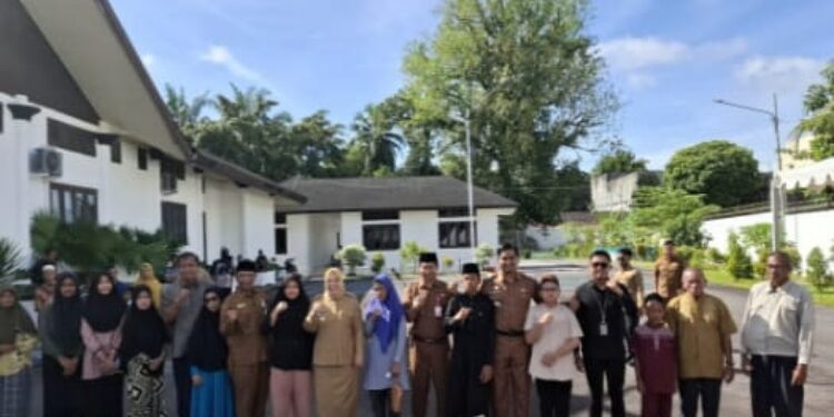 FOTO: IST/MATAKALTENG -
Perumda Air Minum Tirta Arut, berhasil menyabet 3 penghargaan bergengsi sekaligus di ajang TOP BUMD Awards 2025. di Jakarta, Senin 28 April 2025.