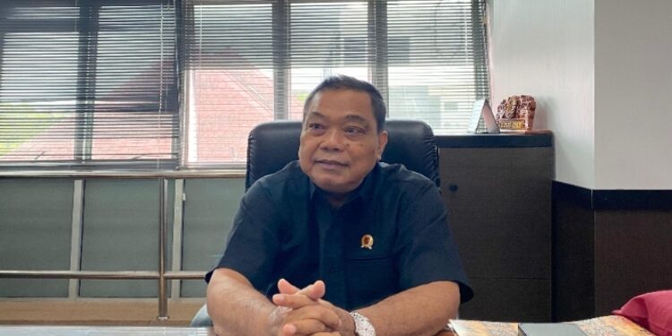 FOTO: NRA/MATAKALTENG - Ketua Komisi IV DPRD Kalimantan Tengah, Lohing Simon, saat ditemui di ruang komisi DPRD Kalimantan Tengah, Selasa 15 Juli 2025.