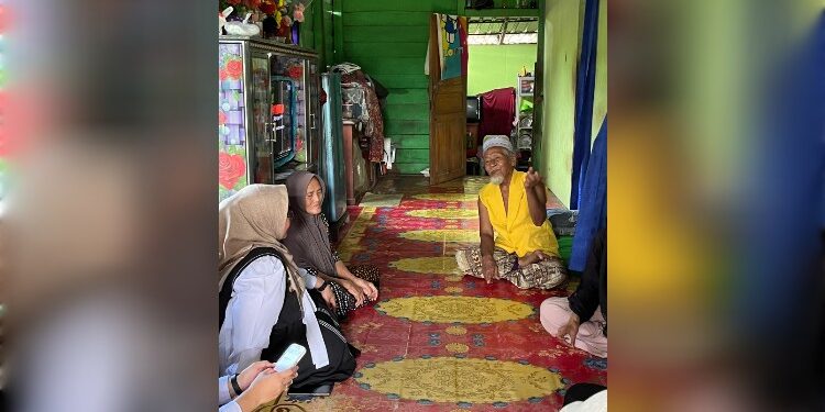 Foto: IST/MATA KALTENG - Wabup Kotim Irawati bersama Disnos, PKH dan BPS saat kunjungi rumah KPM sekolah rakyat.