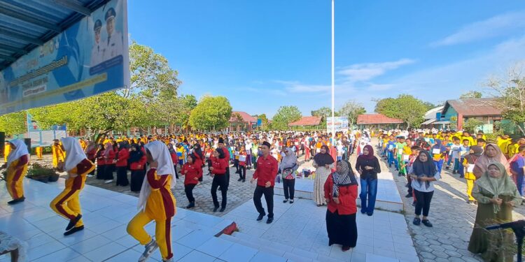 Foto: DIAN/MATA KALTENG - Penutupan MPLS SMPN 4 Sampit, 18 Juli 2025.