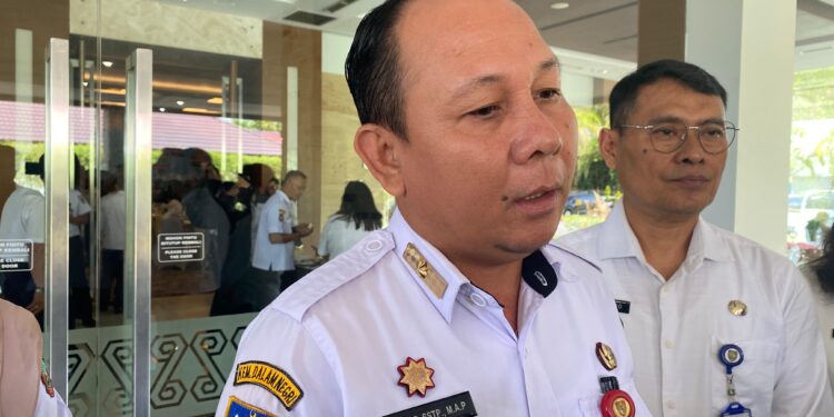 FOTO: NRA/MATAKALTENG - kepala Dinas Penanaman Modal dan Pelayanan Terpadu Satu Pintu (DPMPTSP) Provinsi Kalimantan Tengah, Sutoyo.