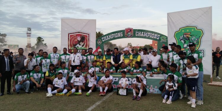 FOTO: AGUS/MATAKALTENG- Kebersamaan Komunitas Sampit All Star usai menyelenggarakan turnamen HNR Cup I.
