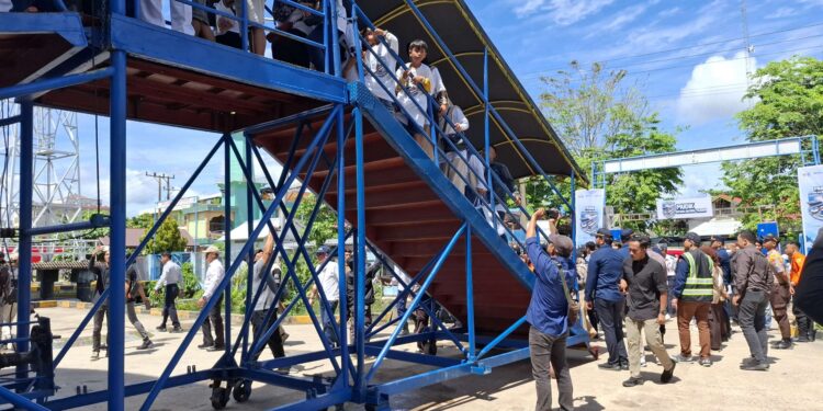 Foto:DOK/MATA KALTENG - Penumpang kapal dari Pelabuhan Sampit.