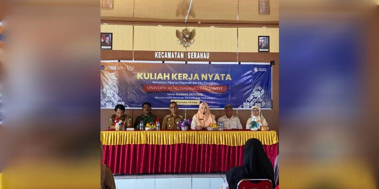 Foto: IST/MATA KALTENG - Pelepasan peserta KKN FKIP UMSA di Kecamatan Seranau.