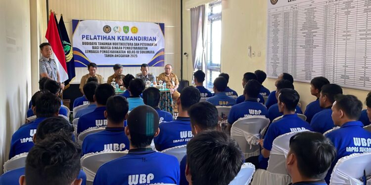 Foto : MATAKALTENG - Warga binaan Lapas Kelas III Sukamara mengikuti pelatihan budidaya tanaman hortikultura dan peternakan.
