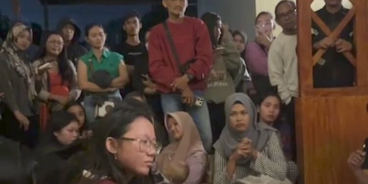 FOTO: MATAKALTENG- Tangkap layar para korban diduga arisan bodong saat melakukan mediasi di rumah TA beberapa waktu lalu.