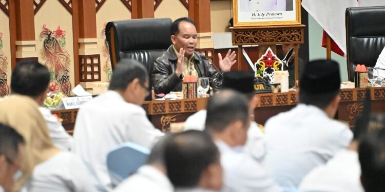 FOTO: IST/MATAKALTENG - Gubernur Kalteng Agustiar Sabran memimpin Rapim di Aula Jayang Tingang, Lantai II Kantor Gubernur.