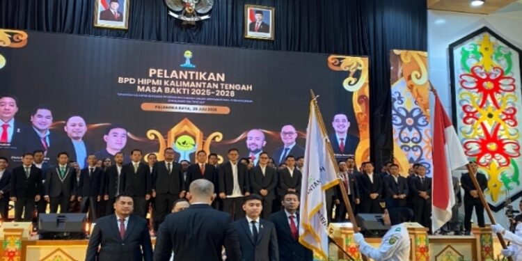 FOTO: NRA/MATAKALTENG- Prosesi Pelantikan Badan Pengurus Daerah Himpunan Pengusaha Muda Indonesia (BPD HIPMI) Kalimantan Tengah masa bakti 2025–2028.