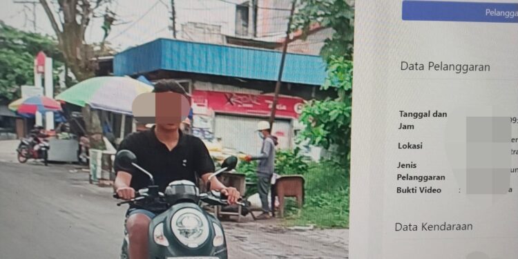 FOTO: IST/MATAKALTENG- Terlihat pengendara yang terkena tilang ETLE Mobile Satlantas Polres Kotim beberapa waktu lalu.