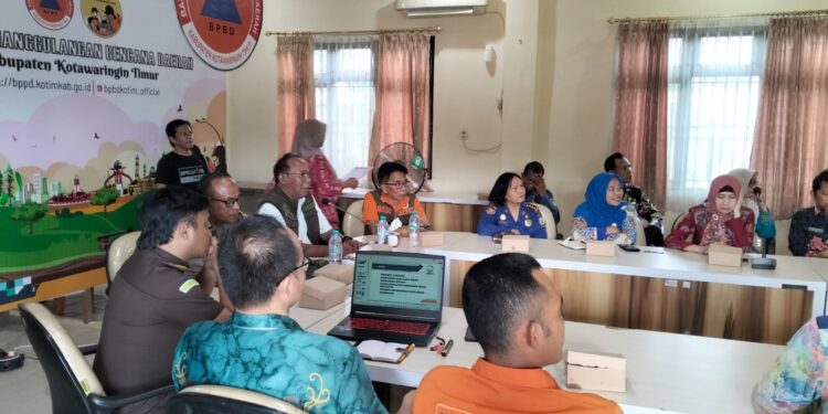 Foto: IST/MATA KALTENG - Rapat koordinasi kondisi karhutla di Kotim, 31 Juli 2025.