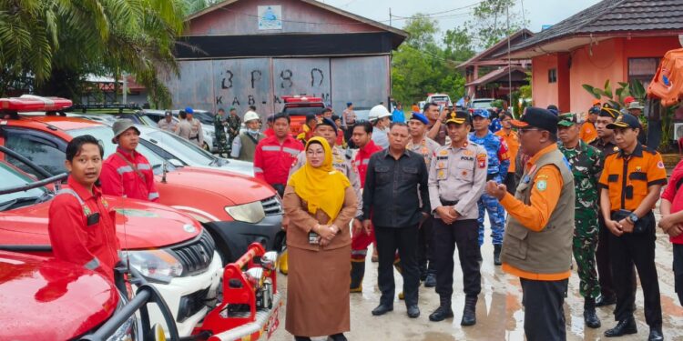 Foto:IST/MATA KALTENG - Pengecekkan kelengkapan alat pemadaman Karhutla, 4 Agustus 2025.