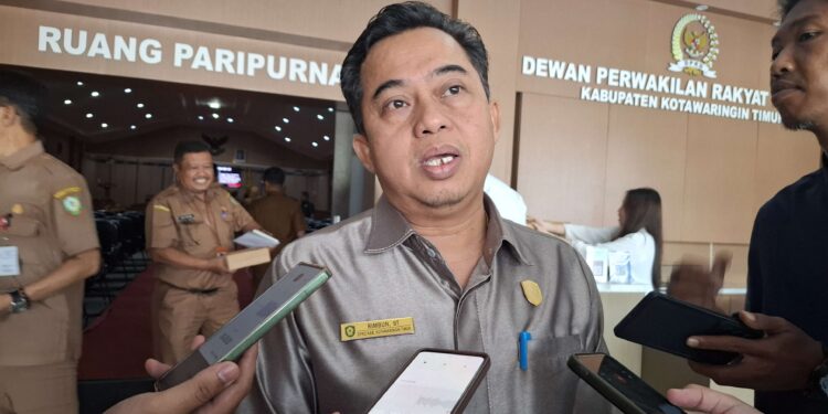 Foto: MATA KALTENG - Ketua DPRD Kotim Rimbun.