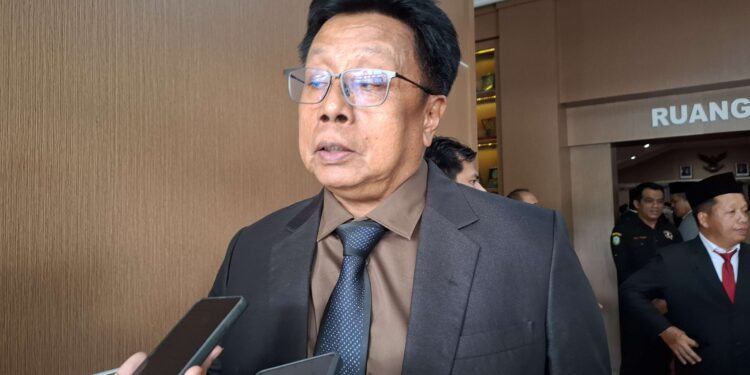 Foto:MATA KALTENG - Plt Kepala Dinas Koperasi, UKM, Perindustrian dan Perdagangan (KUKMPP) Kotim, Johny Tangkere.