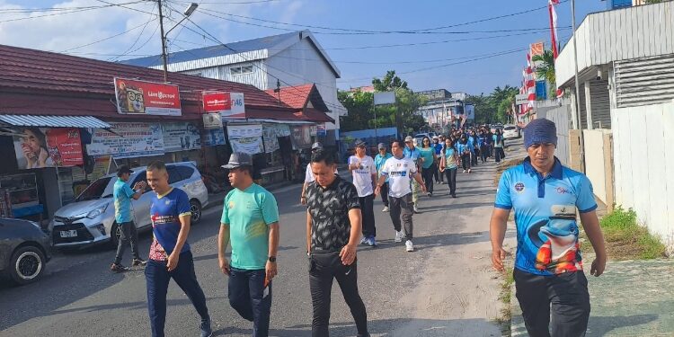 FOTO: IST/MATA KALTENG - Kegitan jalan sehat maritim Sampit, Juma 8 Agustus 2025.