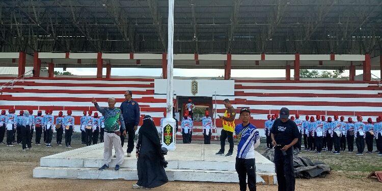 FOTO: IST/MATA KALTENG - Pengecekan Stadion 29 November Sampit oleh panitia HUT RI ke 80 di Kabupaten Kotim.