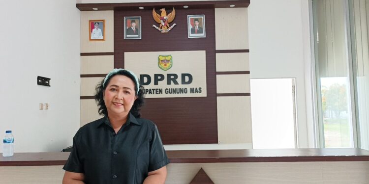 FOTO : MATAKALTENG - Ketua Komisi III DPRD Kabupaten Gumas Iceu Purnamasari.