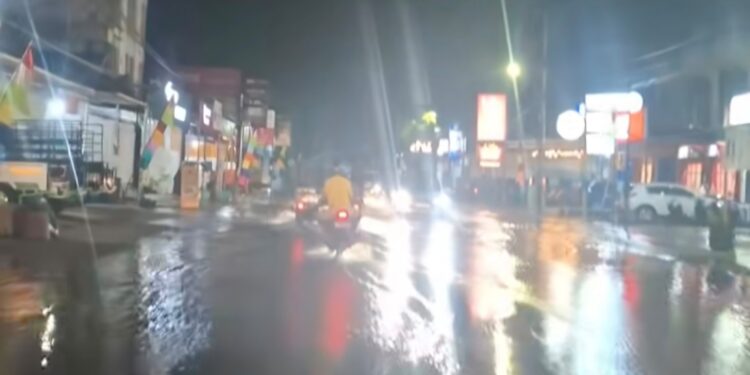 Foto:MATA KALTENG - Banjir di Kota Sampit.