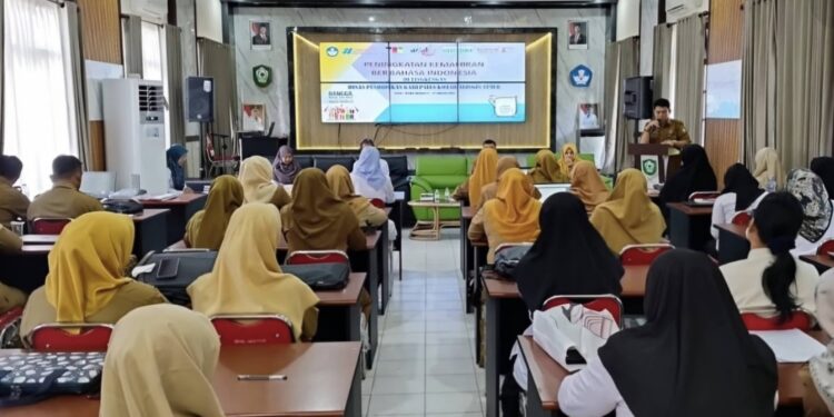 Foto: IST/MATAKALTENG - kegiatan peningkatan kemahiran berbahasa Indonesia guru di Kotim.