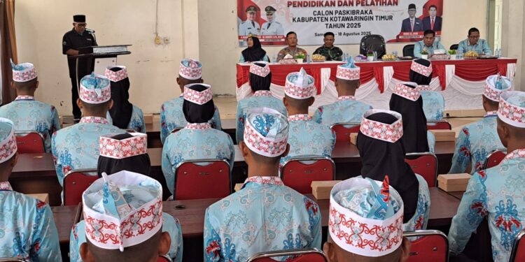 Foto: IST/MATA KALTENG - Penutupan Pusdiklat calon Pasukan Pengibar Bendera Pusaka (Paskibraka) Kabupaten Kotawaringin Timur (Kotim) tahun 2025, Senin 18 Agustus 2025.