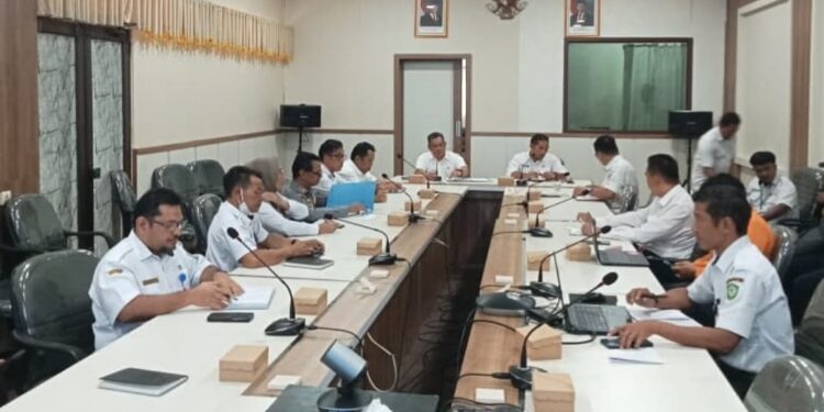 FOTO: IST/MATA KALTENG - Rapat pengembangan Bandara H Asan Sampit.