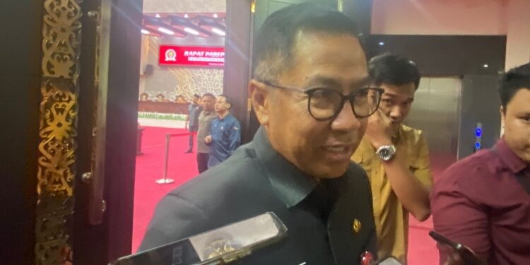 Plt Sekda Kalteng, Leonard S. Ampung.