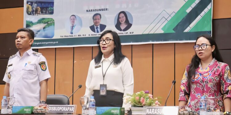 FOTO : MATAKALTENG - Wabup Firdaus, saat memmbuka kegiatan pelatihan Pengelolaan Destinasi Pariwisata Kabupaten Katingan Tahun 2025 di Aula Bappedalitbang.