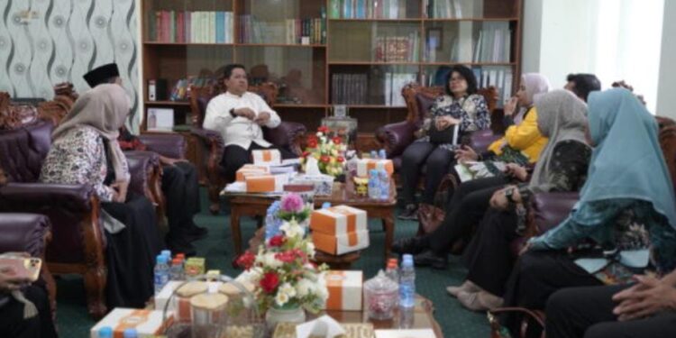 Foto:IST/MATA KALTENG - Pertemuan Disdik Kotim dan UIN Palangka Raya.