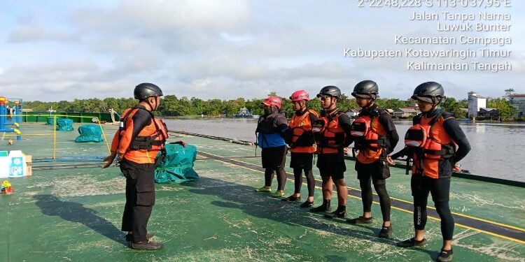 FOTO:IST/MATA KALTENG - Pencarian ABK yang tenggelam di Sungai Cempaga, Kotim pada hari ke dua, Sabtu 30 Agustus 2025.