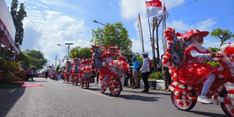 FOTO: IST/MATA KALTENG - Pawai Pemabangunan di Kotim, Sabtu 30 Agustus 2025.