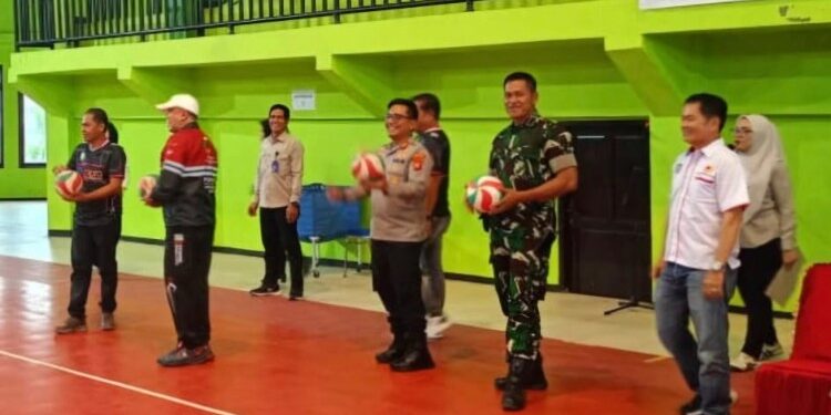 Foto:IST/MATA KALTENG - Pembukaan turnamen olahraga antar-Organisasi Perangkat Daerah (OPD) dan instansi vertikal di Kotim.