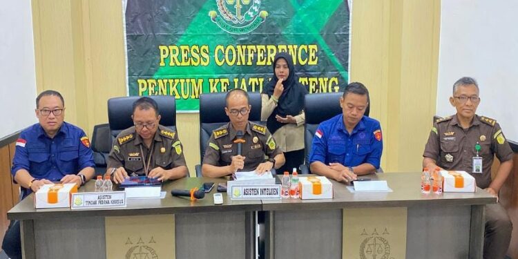 FOTO: IST/MATAKALTENG - Press Conference Penkum Kejati Kalteng, perkara dugaan tindak pidana korupsi terkait penjualan/eksport komoditas Zircon, Ilmenite, serta Rutil oleh PT. Investasi Mandiri.