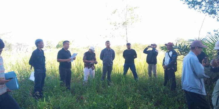 FOTO: MATAKALTENG - Suasana sidang lapangan sengketa lahan di Kalan Ongko Langit.