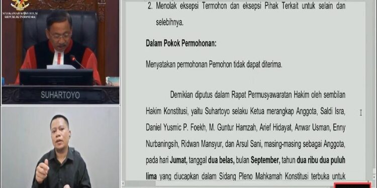 FOTO: IST/MATAKALTENG - Tangkapan layar saat Ketua Majelis Hakim MK, Suhartoyo, membacakan amar putusan.