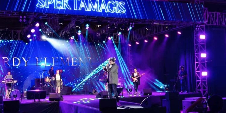 FOTO: NRA/MATAKALTENG - Penampilan Rudy Element Pada Konser Spektamagis 2025.
