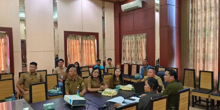 FOTO: MATAKALTENG - Suasana audiensi, di rumah jabatan Bupati Katingan.
