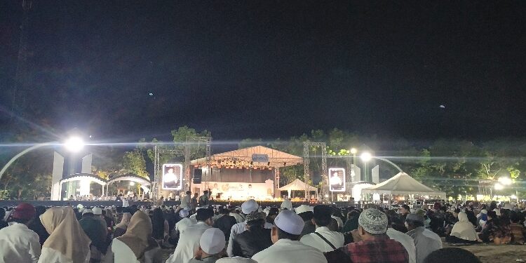FOTO: IST/MATAKALTENG - Acara Sukamara Bersyukur di aluan-alun Masjid Agung Ad-Durrun Nafi, Sabtu 27 September 2025.
