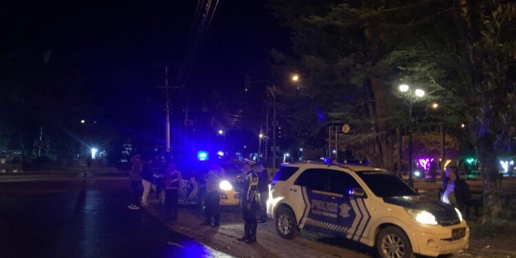 FOTO: MATAKALTENG - Personel Satlantas Polresta Palangka Raya pada saat melakukan patroli.