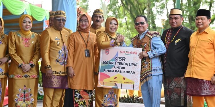 FOTO: IST/MATAKALTENG - Gubernur Pimpin Upacara Hari Jadi Ke 66 Kabupaten Kotawaringin Barat.