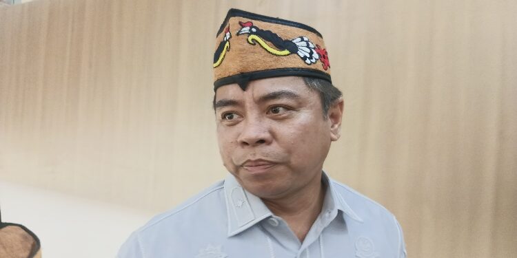 FOTO: NRA/MATAKALTENG - Kepala Dishub Kalteng, Yulindra Dedy, saat memberikan keterangan kepada awak media.