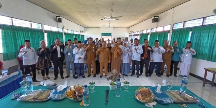 Foto:IST/MATA KALTENG - Pembukaan pelatihan santripreneur di Kotim.
