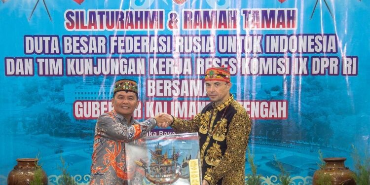 FOTO: IST/MATAKALTENG - Gubernur Kalteng, Agustiar Sabran saat menyampaikan sambutannya,saat ramah tamah di Istana Isen Mulang.
