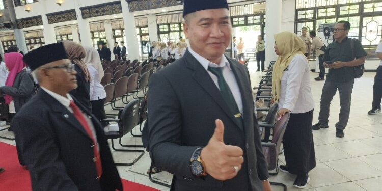 Foto:IST/MATA KALTENG - Anggota DPRD Kotim M Abadi saat hadiri pelantikan pejabat di lingkup pemerintah Kotim.