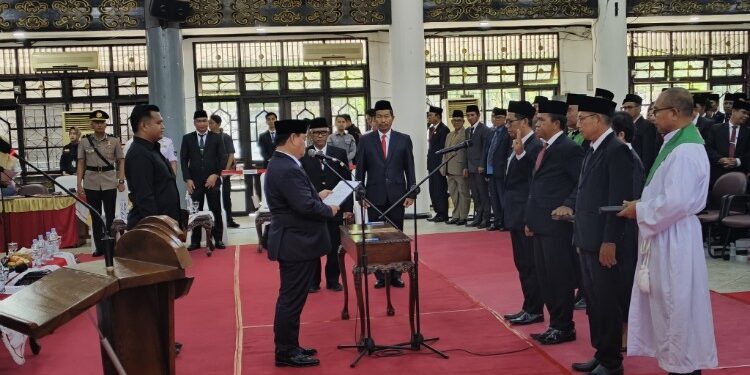 Foto:IST/MATA KALTENG - Pelantikan pejabat di lingkup Pemkab Kotim, 8 Oktober 2025.