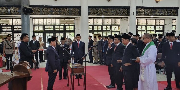 Foto: IST/MATA KALTENG - Pelantikan pejabat di lingkup Pemkab Kotim.